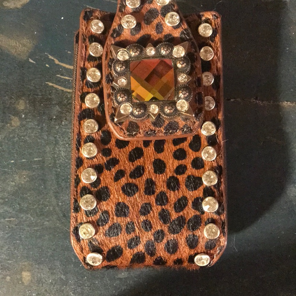 Free Phone holder with clip Free with purchase